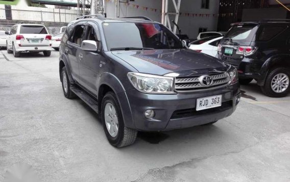 2009 Toyota Fortuner G Gas FOR SALE-1