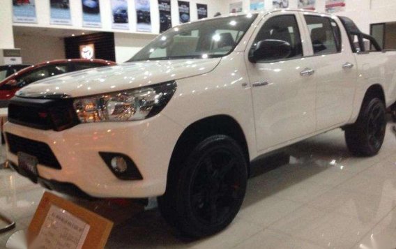 NEW TOYOTA HILUX 4X2 E M/T 2019