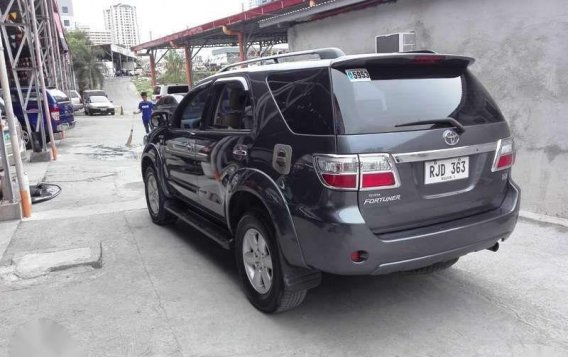 2009 Toyota Fortuner G Gas FOR SALE-3