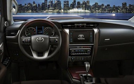 Toyota Fortuner V 2018 for sale-9