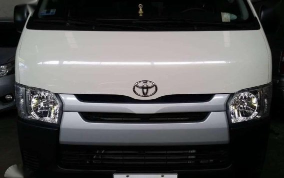 2019 Toyota Hiace Commuter 3.0 2000km only Original paint-5