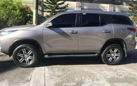 2016 Toyota Fortuner 4x2 G AT Fresh interior-10