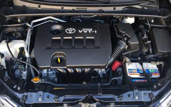 Toyota Corolla Altis 1.6 V 2016 model Automatic Transmission-10