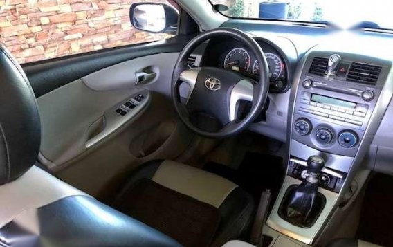 2011 Toyota Corolla Altis 1.6 E In Excellent Condition-7