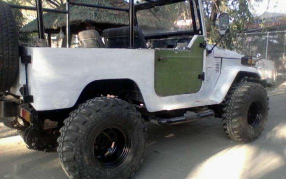 SELLING TOYOTA Land Cruiser fj40 4x4-6