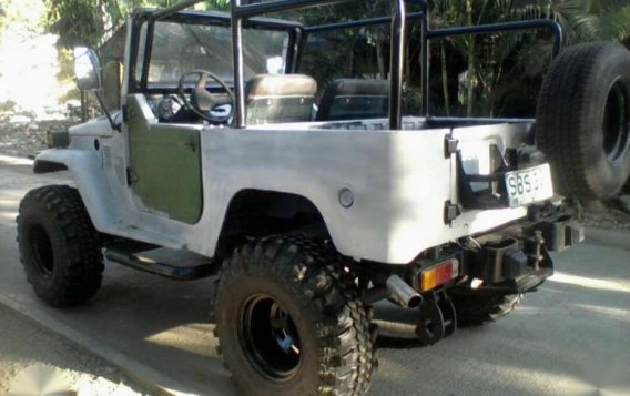 SELLING TOYOTA Land Cruiser fj40 4x4-4