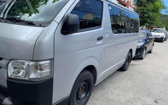 2016 TOYOTA Hiace 30 Commuter Manual Silver