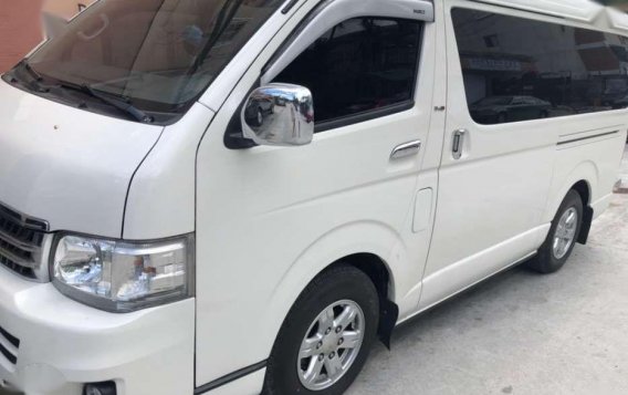 2011 Toyota Hi Ace Super Grandia Diesel Matic-1