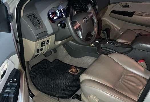 Toyota Fortuner Gas 4X2 AT 2012 FOR SALE-8