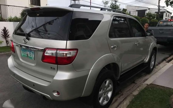 2009 Toyota Fortuner G AT GAS FOR SALE-3