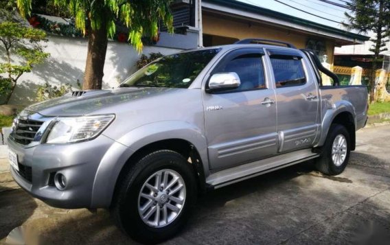 2015 Toyota HIlux 4x2 G dsel manual 1st owned top con 800k best offer-3