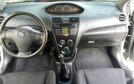 Toyoya Vios E 1.3 2009 Manual Intact interior-3