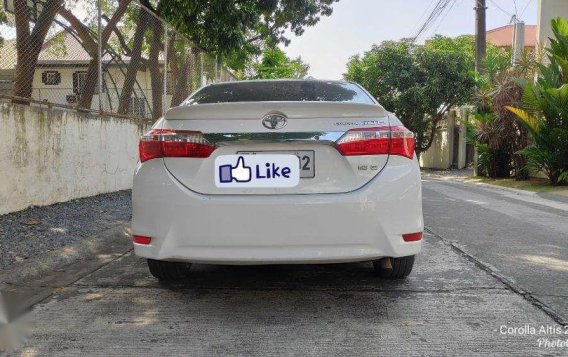 Toyota Corolla Altis E 1.6 Manual Dual VVTi 2015-3