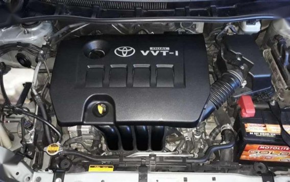 Toyota 2012 1.6 V Altis top of the line fresh-2