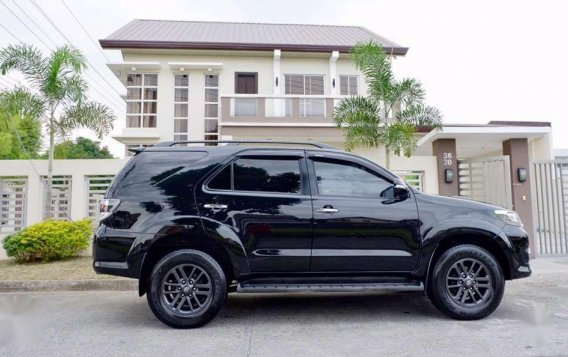 Toyota Fortuner diesel automatic 2015 for sale-4
