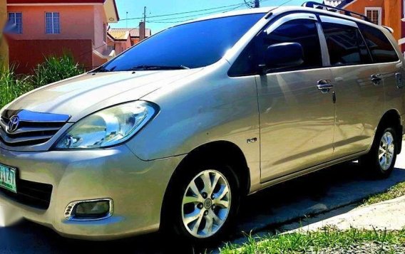 Toyota Innova E DIESEL 2009 for sale-1