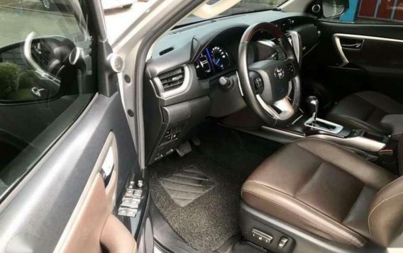 Toyota Fortuner V 10tkms 4X2 DSL AT 2017-4