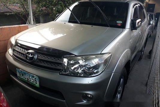 Toyota Fortuner 2009 G AT for sale-1