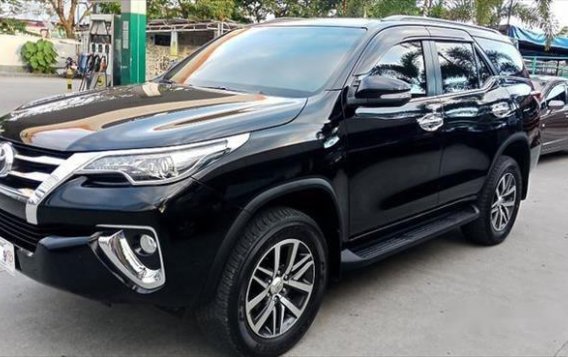 Toyota Fortuner 2016 V AT for sale-2