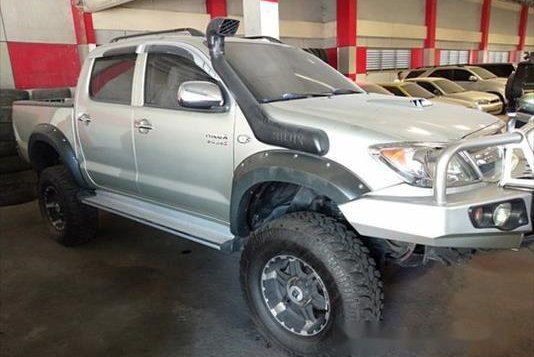 Toyota Hilux .2005 G AT for sale-1