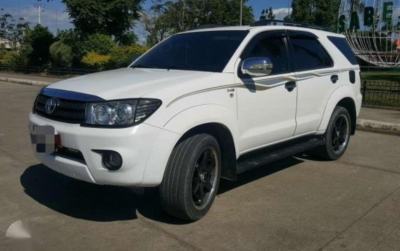 Toyota Fortuner G 2010 FOR SALE-1