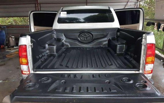 Toyota Hilux G 2011 top of the line matic diesel 4x4-10