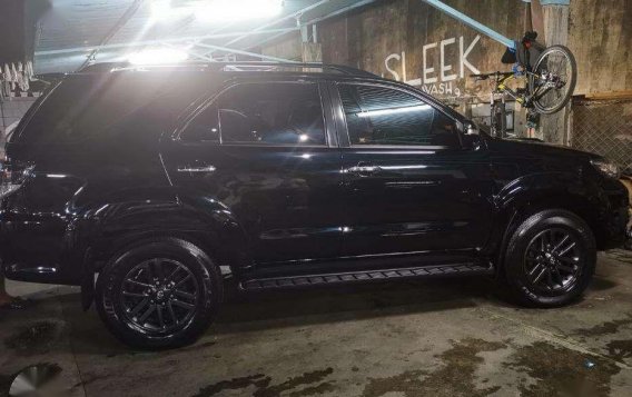 Toyota Fortuner V 2015 for sale