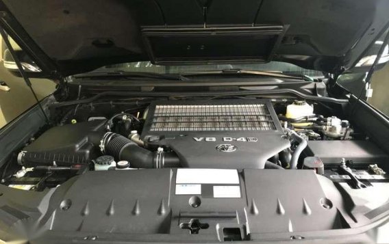 Toyota Land Cruiser Excalibur Diesel Automatic 2019-9