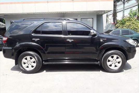 Toyota Fortuner 2011 V AT for sale-3