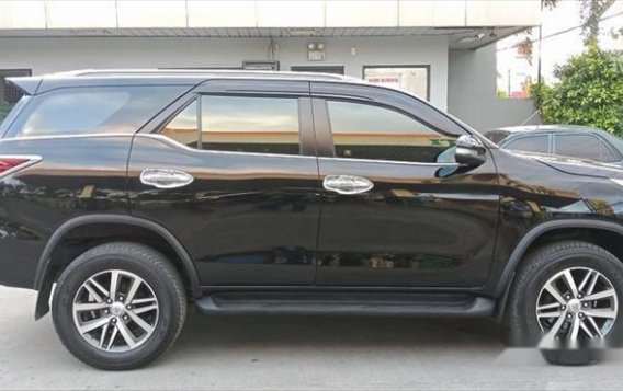 Toyota Fortuner 2016 V AT for sale-3