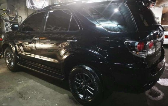 Toyota Fortuner V 2015 for sale-2