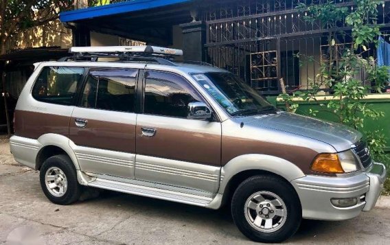 Good condition Toyota Revo vx 200-9