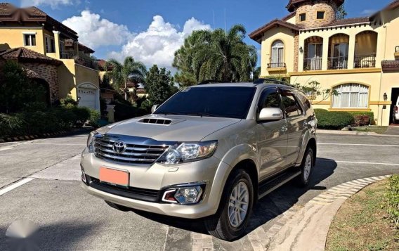 2013 model Toyota Fortuner 4x2 Automatic Diesel With 3TV-DVD-4