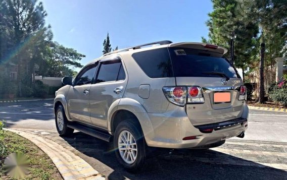 2013 model Toyota Fortuner 4x2 Automatic Diesel With 3TV-DVD-11