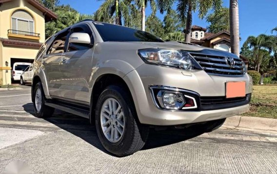 2013 model Toyota Fortuner 4x2 Automatic Diesel With 3TV-DVD-9