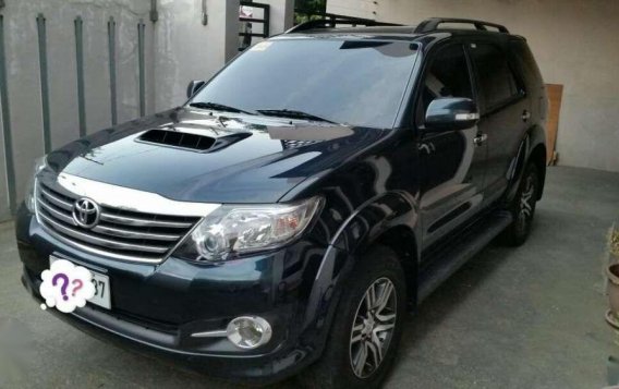 TOYOTA Fortuner G AT 2015 model smells new good as new-1