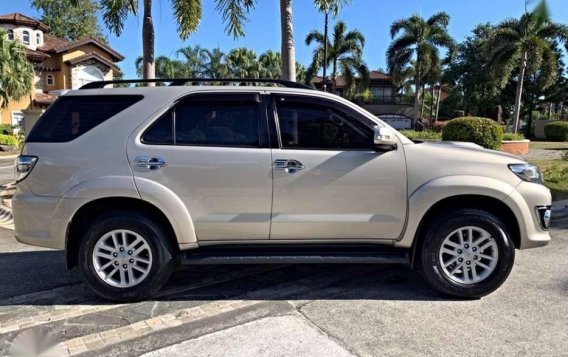 2013 model Toyota Fortuner 4x2 Automatic Diesel With 3TV-DVD-10