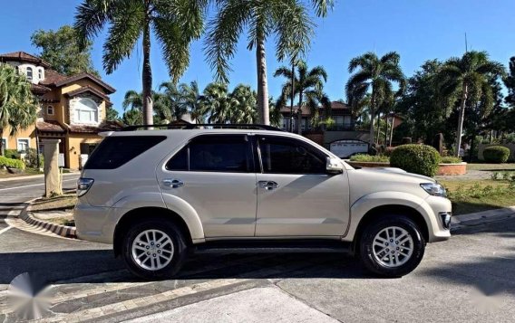2013 model Toyota Fortuner 4x2 Automatic Diesel With 3TV-DVD-1