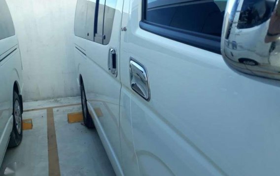 2010 Toyota Hiace commuter FOR SALE