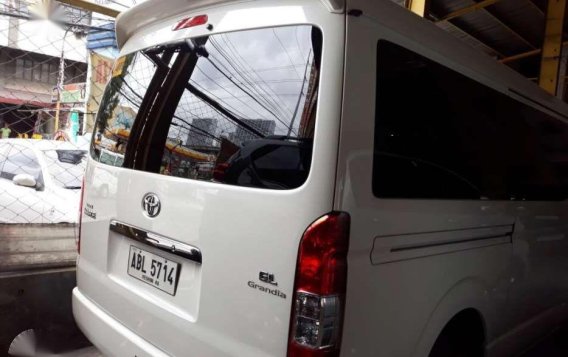 2015 toyota hiace grandia GL automatic Low Dp