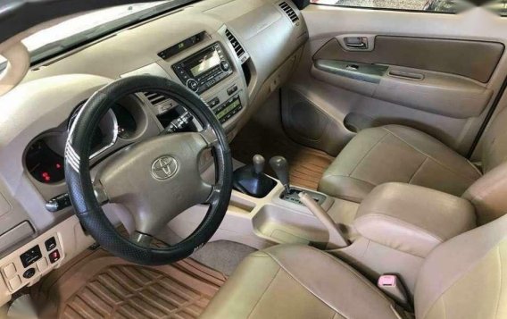 Toyota Fortuner V 2006 for sale -6