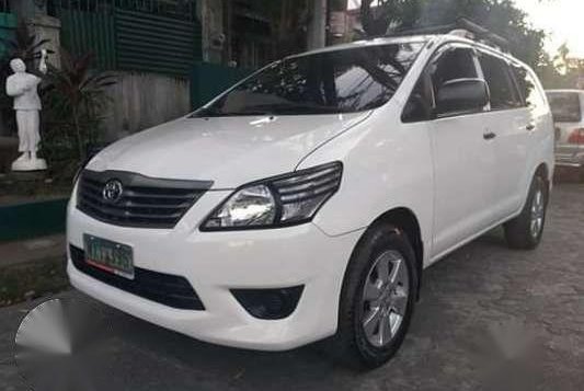 Selling our 2013 Toyota Innova 2.5 E look Diesel-6