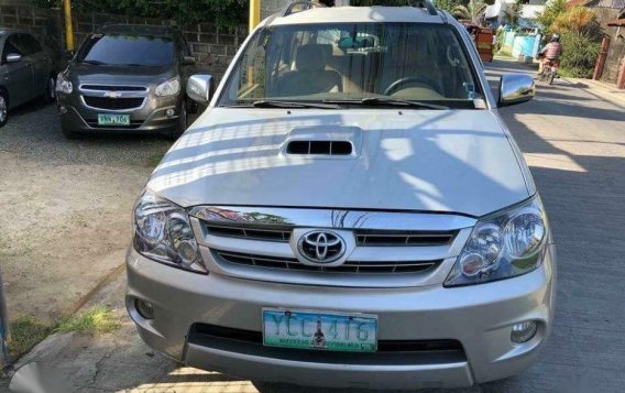 Toyota Fortuner V 2006 for sale -11