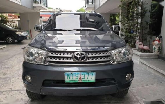 2011 Toyota Fortuner G gas FOR SALE-1