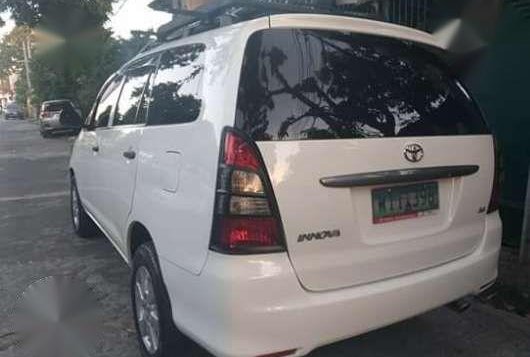 Selling our 2013 Toyota Innova 2.5 E look Diesel-1