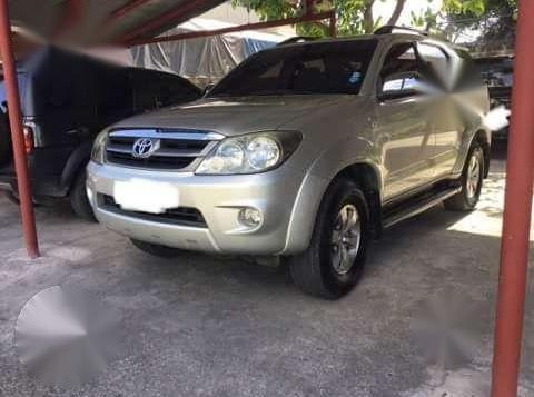 SELLING 2007 TOYOTA Fortuner diesel automatic