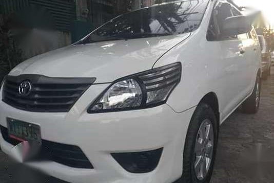 Selling our 2013 Toyota Innova 2.5 E look Diesel-5
