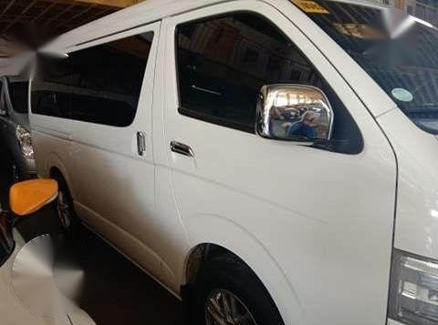 Toyota Super Grandia 2013 Model Pearl White-2