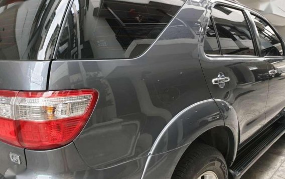 2011 Toyota Fortuner G gas FOR SALE-6