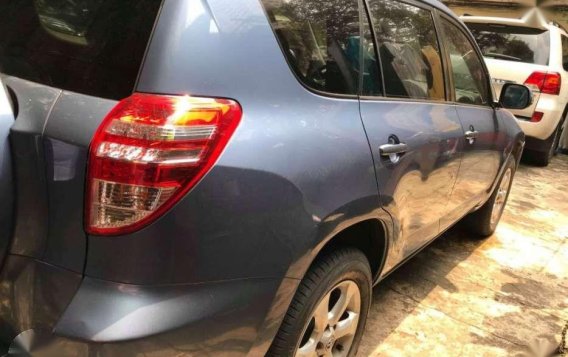 SELLING TOYOTA Rav4 2011 model